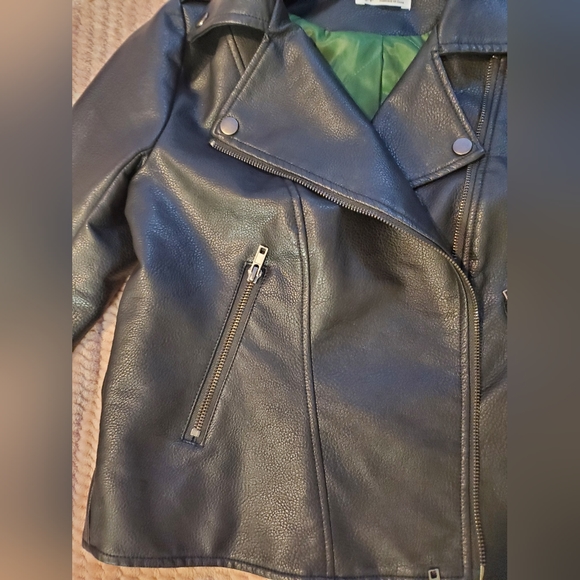 BDG black fuax leather biker jacket size small - Picture 6 of 8
